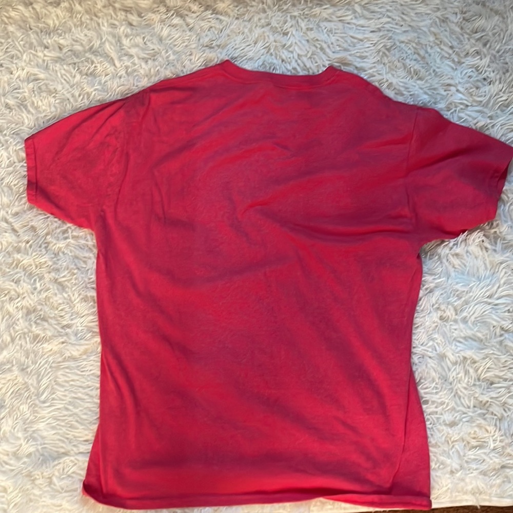 Super cute shirt! It has also never been worn before!